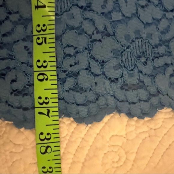 Banana Republic Lace Overlay Collared Dress, scallop hem, size Medium - Picture 9 of 10